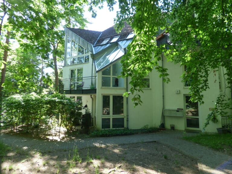 Wohnen in ruhiger und idyllischer Wohnlage, unweit dem Berliner Forst
*Terrasse*Wannen+Duschbad*Gäste-WC*