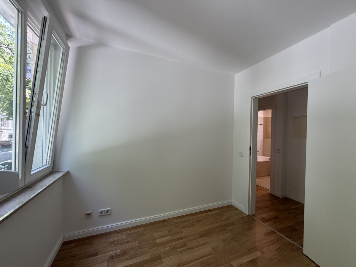 „Erstbezug nach Sanierung“ – Helle 2-Zimmer-Wohnung mit Balkon, EBK und Aufzug - Foto 3