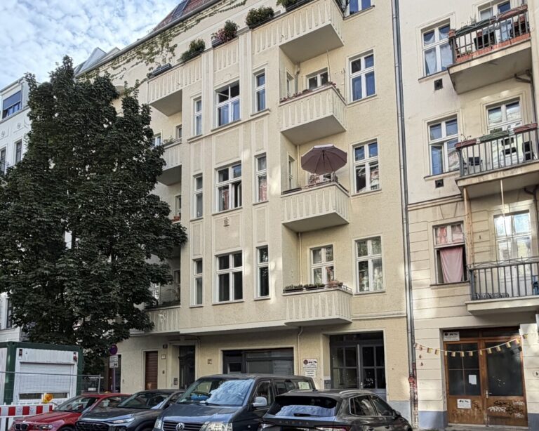 Kapitalanlage mit Altbaucharme – vermietete 1,5-Zimmer-Wohnung in Prenzlauer Berg