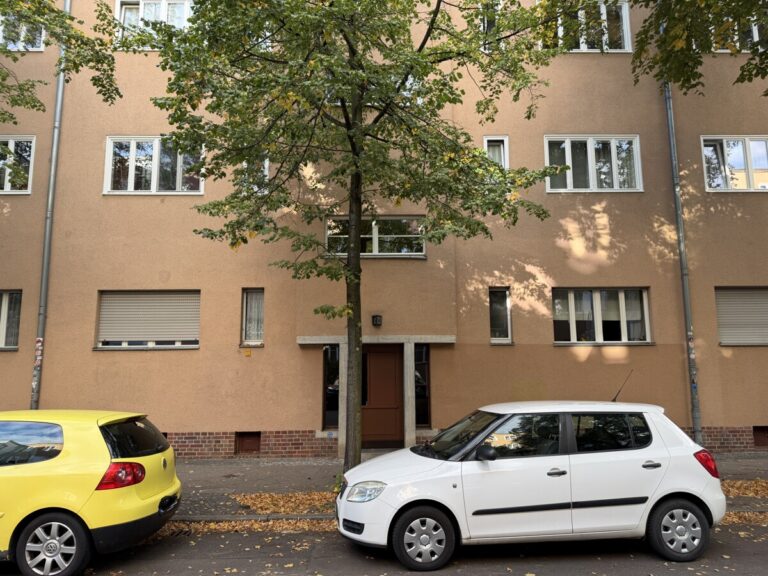 Vermietete 2-Zimmer-Wohnung mit Erker und Dielenboden, unweit der Spree