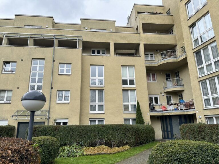 „Bezugsfrei“ – Lichtdurchflutete Maisonette-Wohnung, unweit der Spree**Lift**Parkett**EBK**Gäste-WC**