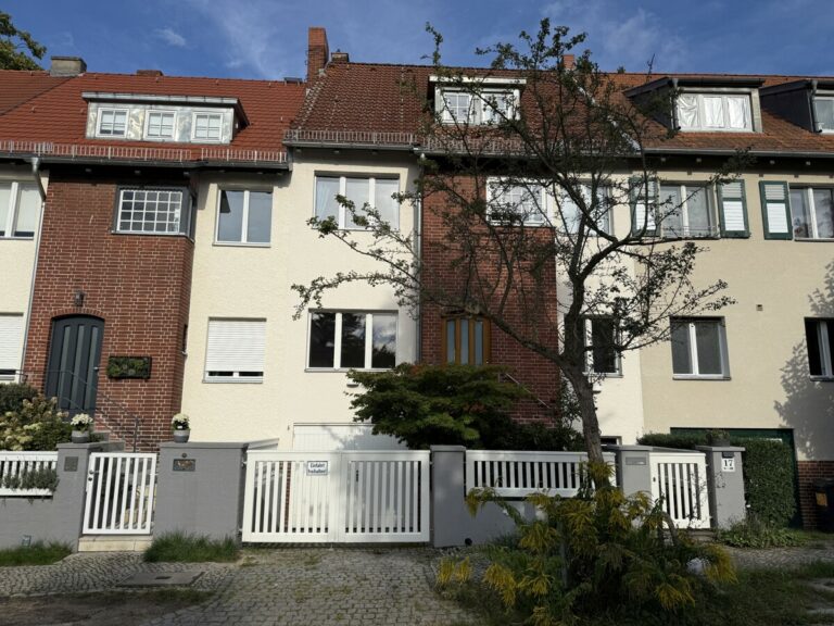 Familientraum – Art-Deco-Charisma im Wohnparadies Zehlendorf- Dahlem, erfüllt exklusive Ansprüche