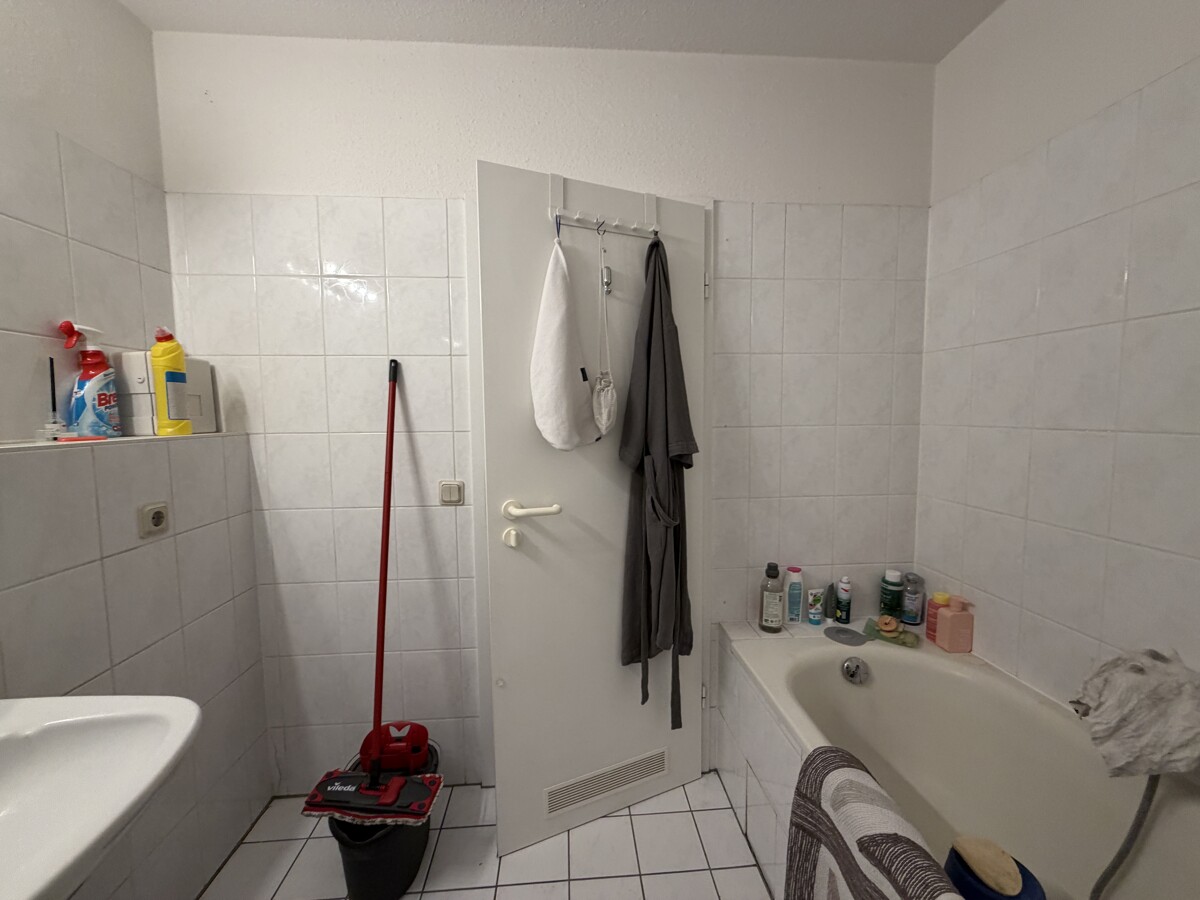 Ideal für Singles oder Paare – Helle 2-Zimmer-Wohnung mit Balkon ***Aufzug***Laminat*** - Foto 4