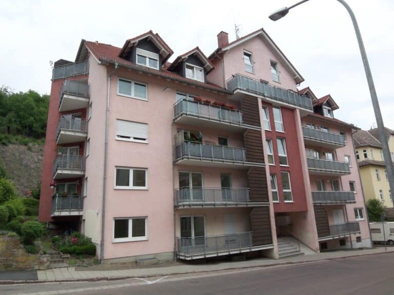 Bezugsfreie Wohnung unweit der Elbe
***Südbalkon***Prov.frei****KFZ****