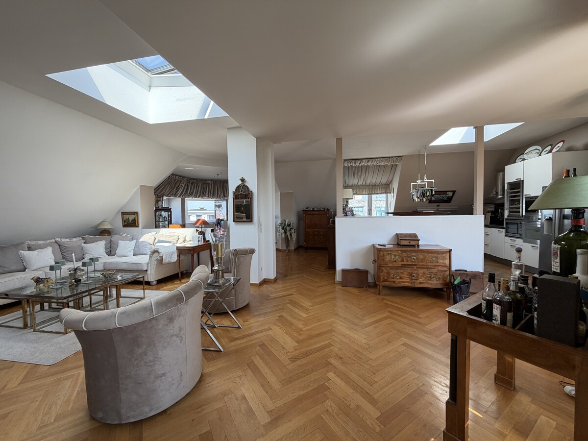 Außergewöhnliches Wohnen über den Dächern der Stadt ***große Sonnenterrasse***2 Bäder***Sauna*** - Photo 1