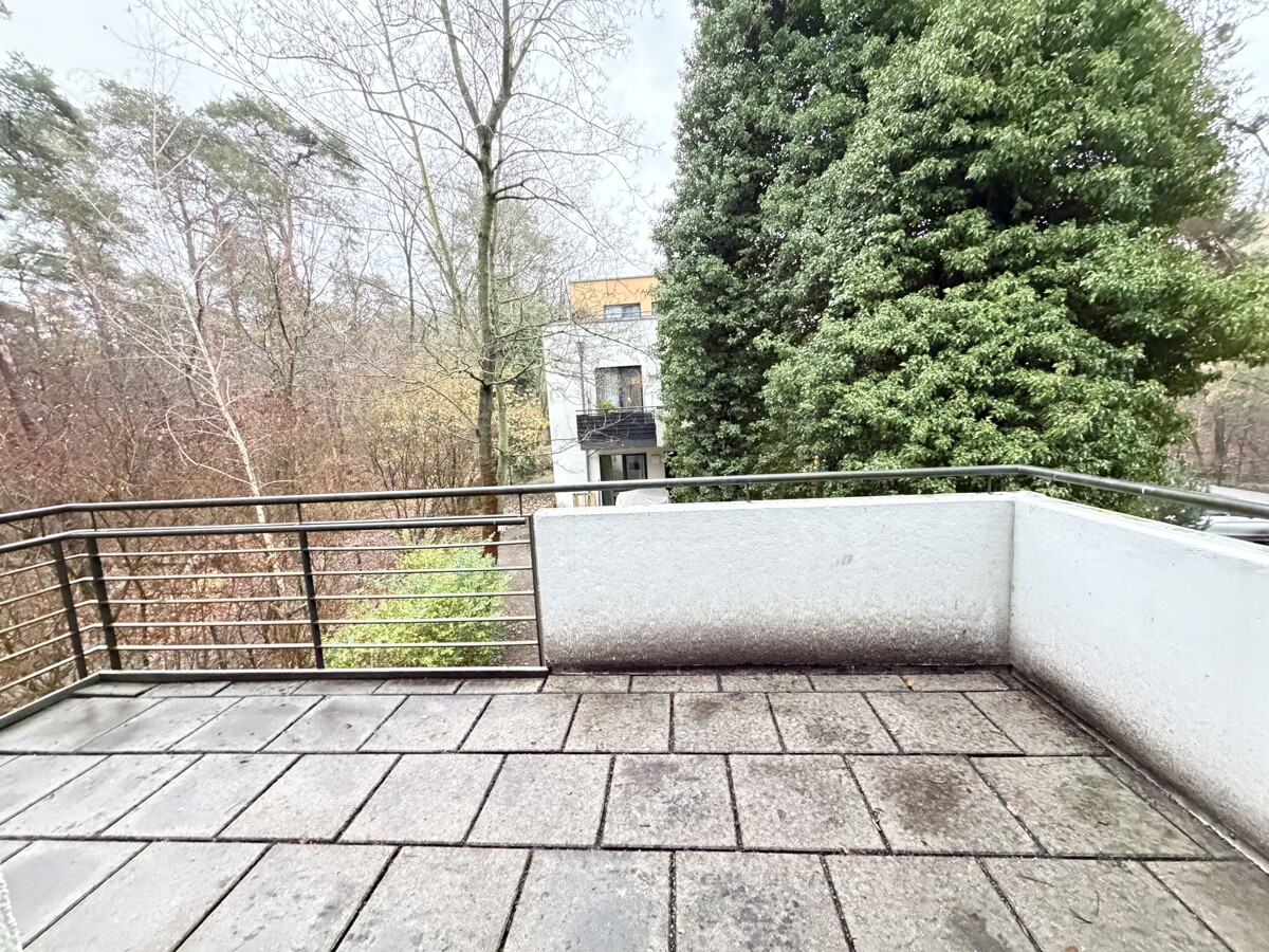 Balkon (jeweils vom Kinderzimmer)