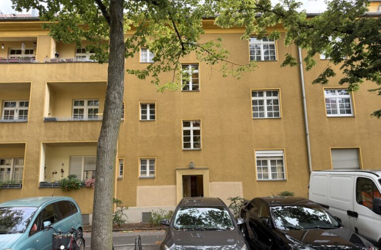 Geräumige Wohngung in zentraler Wonlage mit Balkon ***Wannenbad***
