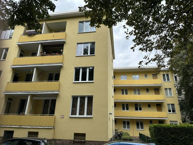 Helle Wohnung mit Balkon, nahe dem Volkspark Schönholzer Heide
***Laminat***Tageslichtbad***