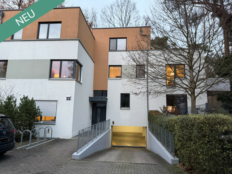 Großzügig geschnittene Familienwohnung mit Terrasse und Balkon ***EBK***GästeWC mit Dusche***