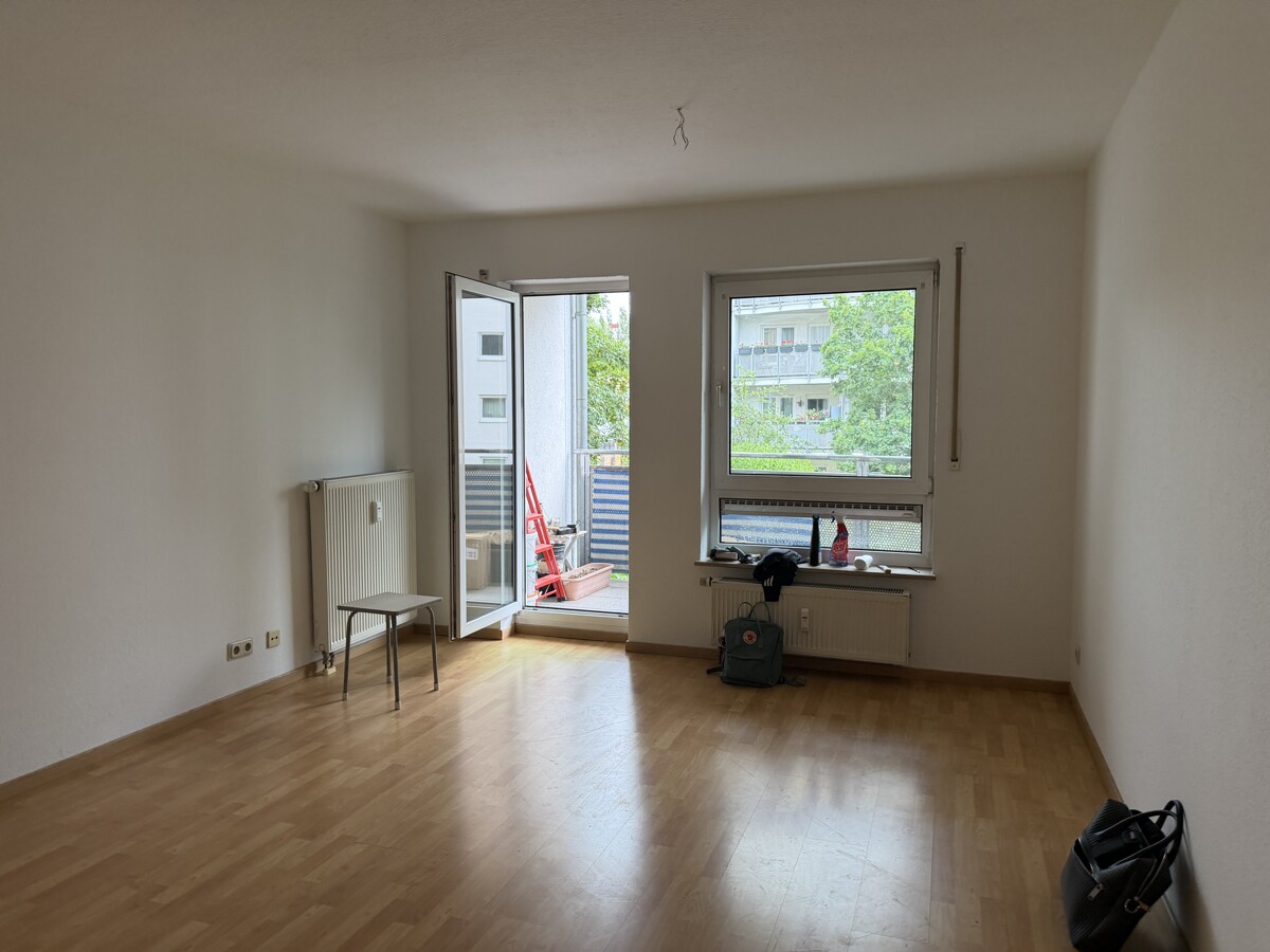 Ideal für Singles oder Paare – Helle 2-Zimmer-Wohnung mit Balkon ***Aufzug***Laminat*** - Foto 2