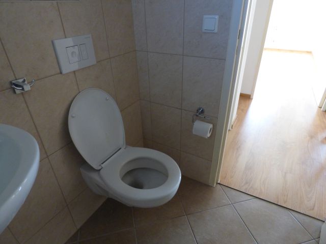 Helle Wohnung mit Balkon, nahe dem Volkspark Schönholzer Heide ***Laminat***Tageslichtbad*** - Foto 4