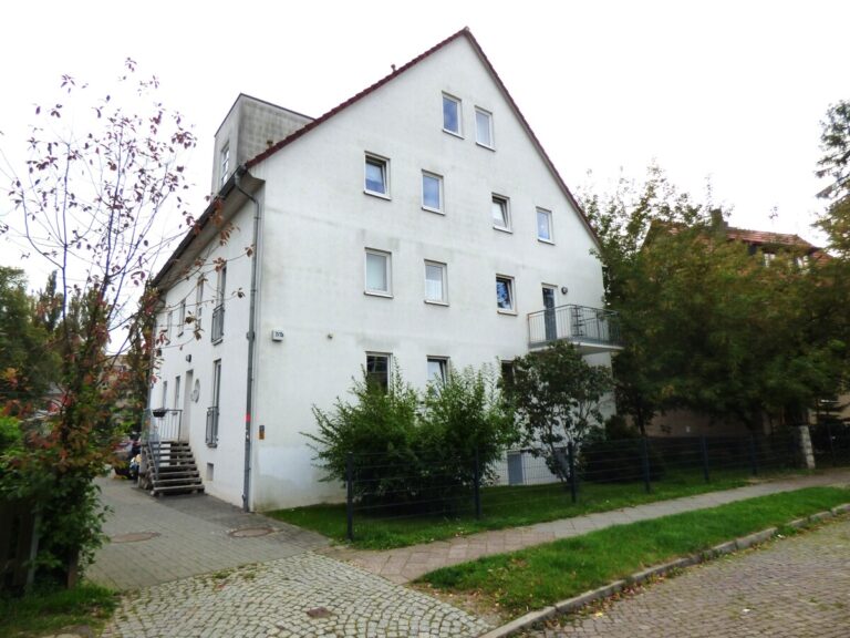 „Wohnen im Grünen“ – helle 2-Zimmer-Wohnung mit Balkon und Einbauküche in Französisch Buchholz
