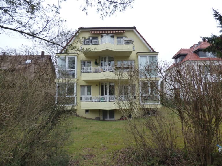 Gut vermietete Maisonette-Wohnung, unweit dem Berliner Forst ***Terrasse mit Gartenzugang***Laminatfußboden***EBK***
