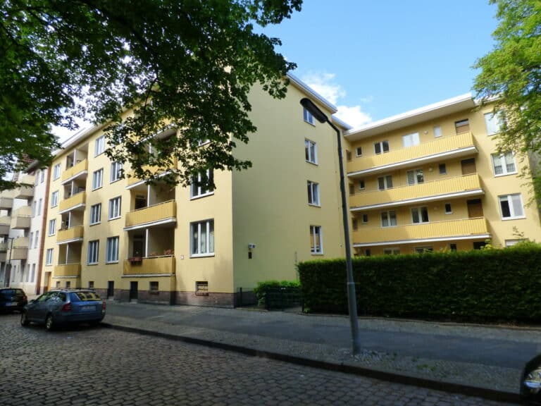 „Erstbezug nach Sanierung“, Helle Wohnung mit Balkon, unweit dem Volkspark Schönholzer Heide
***Laminatfußboden***Wannenbad***