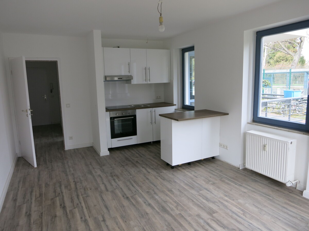 Blick vom Wohnzimmer zur Küche