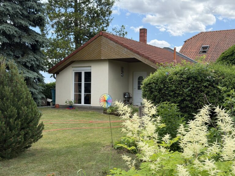 Sehr ruhig gelegenes Kleinhaus, direkt am Feld – in begehrter Wohnlage in Großziethen