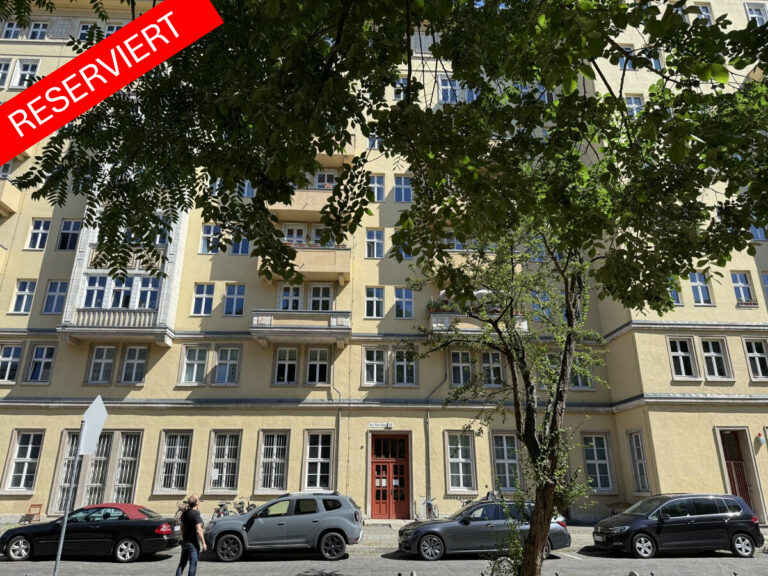 Bezugsfreie 3-Zimmer-Wohnung im Henselmannbau, unweit dem Strausberger Platz ***Lift***Wannenbad***