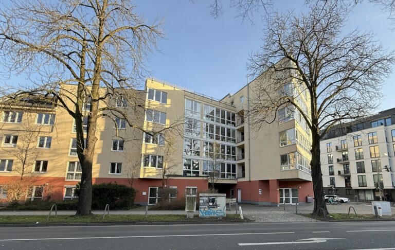 Kapitalanleger aufgepasst! Gut vermietete 2-Zimmerwohnung in begehrter Lage*Wintergarten*Wannenbad*große Küche*