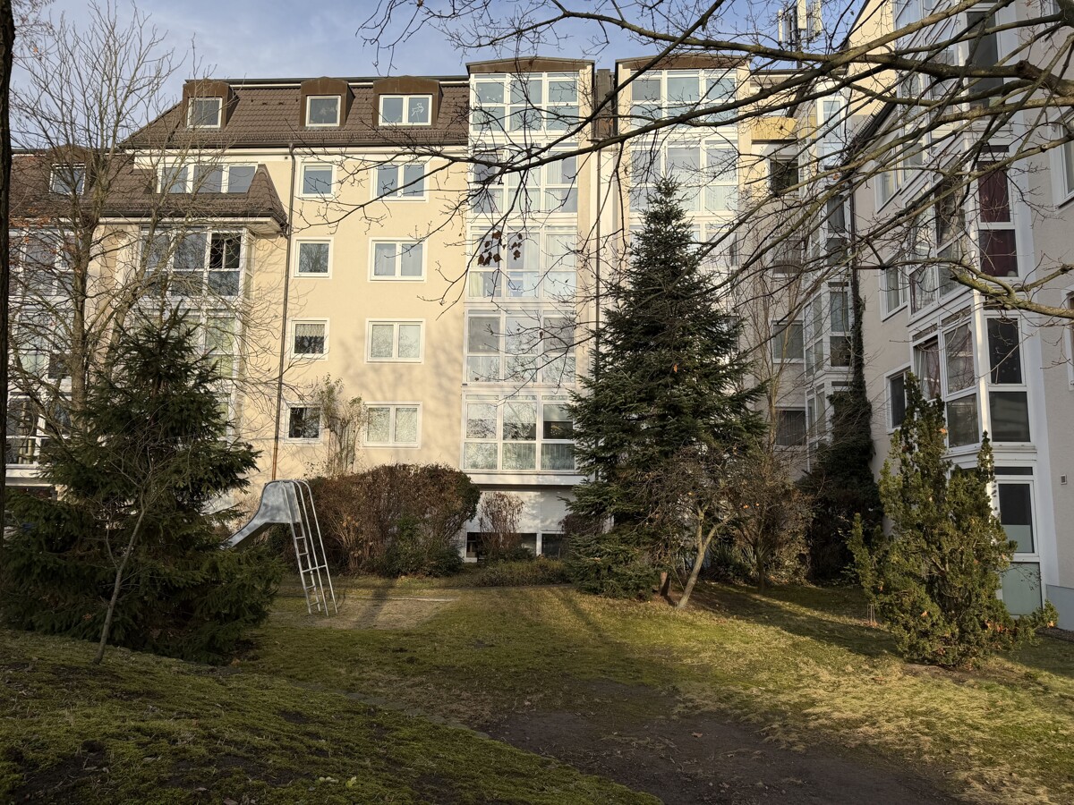 Hinteransicht mit Blick in den Hof