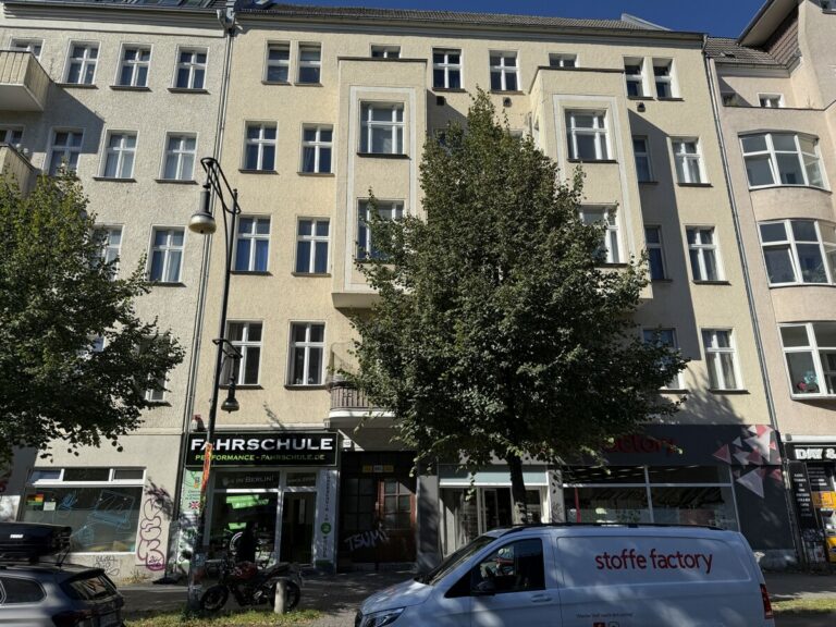 Möblierte Wohnung in begehrter Kiezlage von Prenz. Berg ***Laminat***Duschbad***