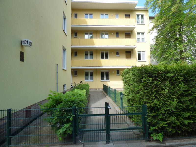 Eingangsbereich zur Wohnanlage