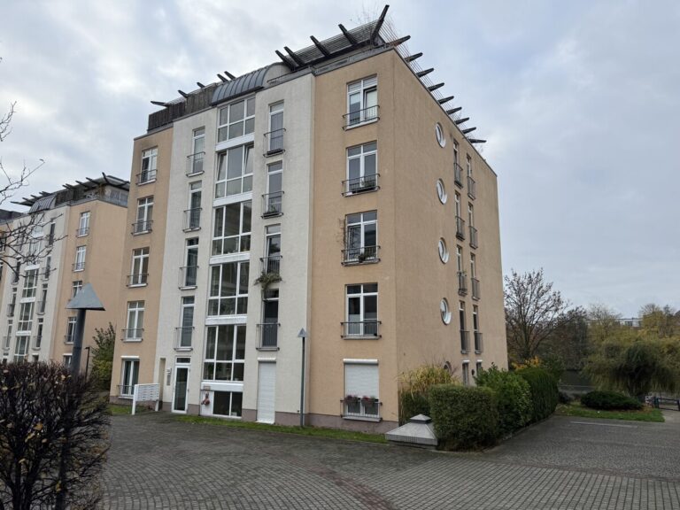 Gut vermietete Wohnung, in idyllischer Wohnlage – vis á vis der Spree ***EBK***TG-Stellplatz***Lift