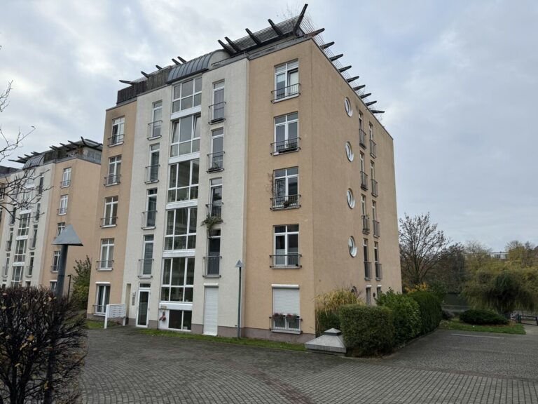 Gut vermietete Wohnung, in idyllischer Wohnlage – vis á vis der Spree ***EBK***TG-Stellplatz***Lift