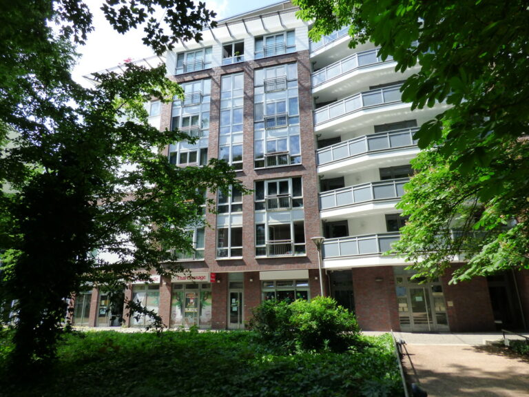 Tiefgaragenstellplatz unweit dem Hackeschen Markt ab sofort zu vermieten!!
***Duplex Doppelparker***