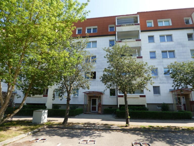 Bezugsfreie Single-Wohnung unweit dem S-Bhf. Hohenschönhausen ***offener Küchenbereich***Duschbad***