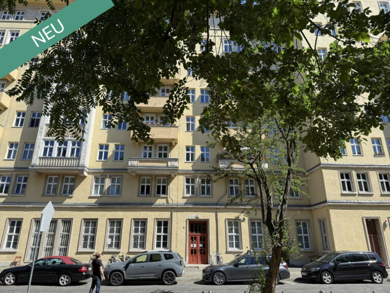 Bezugsfreie 3-Zimmer-Wohnung im Henselmannbau, unweit dem Strausberger Platz ***Lift***Wannenbad***