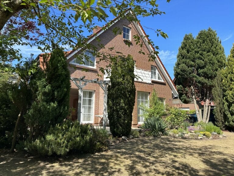 Unweit der Ostsee – Wunderschönes, verklinkertes EFH in idyllischer Wohnlage, mit Garage, 2 Terrassen, Sauna