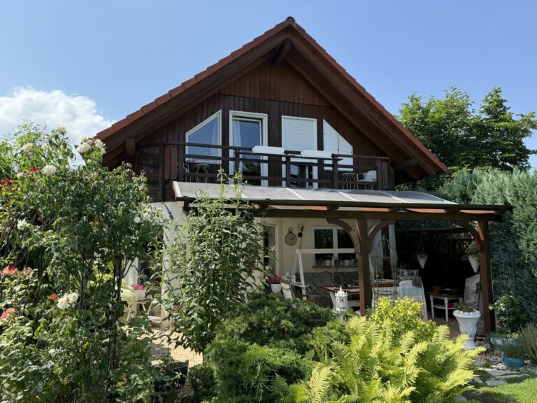 Sehr gepflegtes Einfamilienhaus mit Garage, Pool und großen Garten in Bohnsdorf