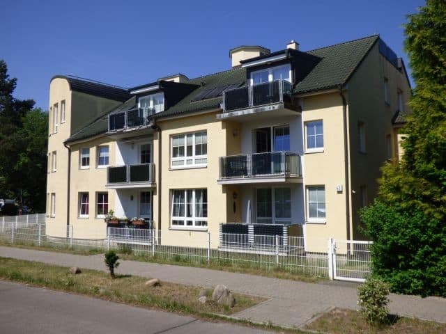 Großzügig geschnittene Wohnung in ruhiger Lage, unweit vom Großen Müggelsee
***Sonnenbalkon***EBK***TG-Stellplatz***