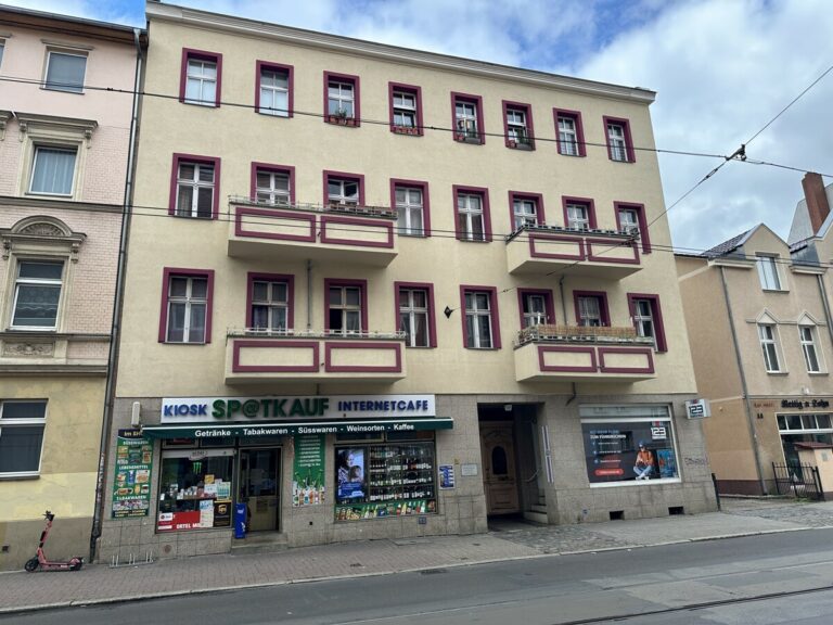 Großzügig und hell geschnittene Wohnung, unweit der Köllnischen Heide ***Balkon***Dielen***