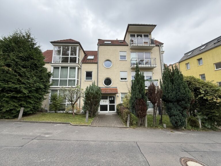 ***Bezugsfrei***Wohnen in ruhiger und begehrter Lage in Altglienicke **Sonnenbalkon**EBK**KFZ-Stellpl.**