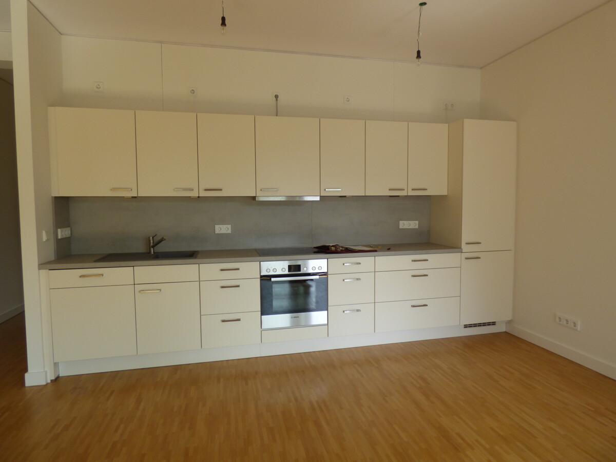 Wohnung in begehrter und zentraler Lage, nahe dem Ku´damm. *Sonnenbalkon*Einbauküche*Gäste-WC* - Photo 3