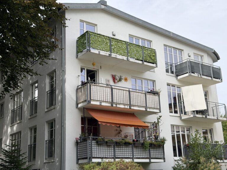 Gut vermietete Balkon-Wohnung, in ruhiger und grüner Wohnlage, unweit der Dahme **TG-Stellpl.**Parkettfußb.**EBK**