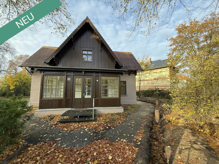 „Erstbezug nach Sanierung“- Wohnen im historischen EFH in Johannisthal ***2 Bäder***großer Garten***