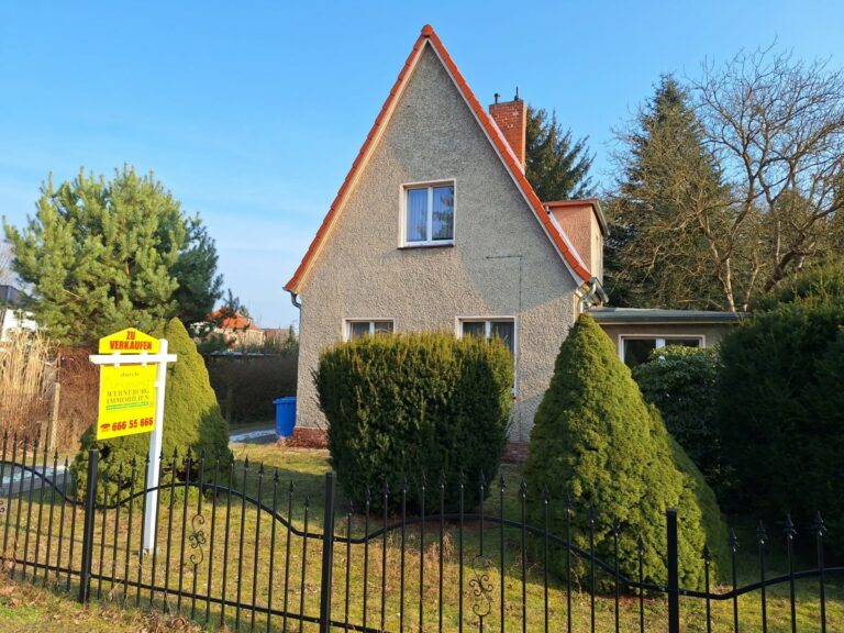 Schulzendorf- Vorderes Teilgrundstück in Siedlungslage, bebaut mit Kleinhaus
