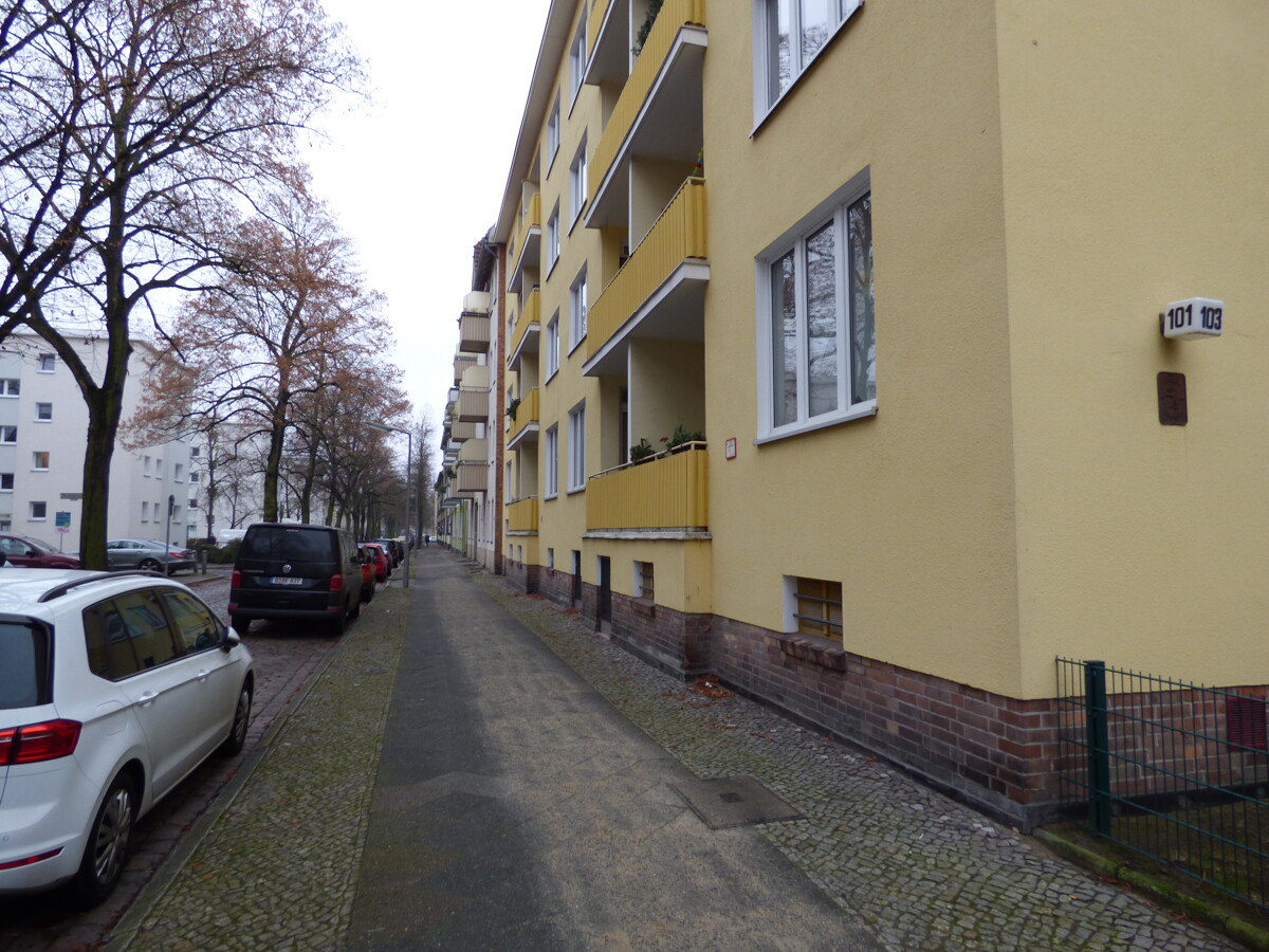 Helle Wohnung mit Balkon, nahe dem Volkspark Schönholzer Heide ***Laminat***Tageslichtbad*** - Foto 3
