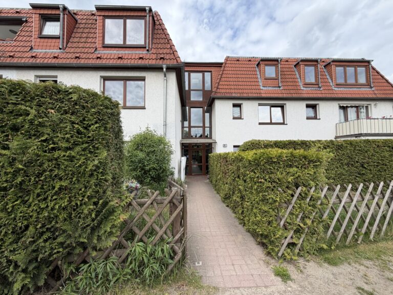 Attraktive Kapitalanlage in grüner Lage – Helle DG-Wohnung mit Balkon