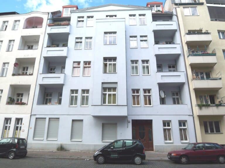 Freundliche, helle Wohnung im san. Altbau
***Prov.frei***Laminat***Balkon***