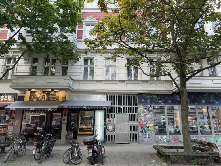 Charmante 2-Zimmer-Erdgeschoss-Wohnung, in begehrter Kreuzberger Kiez-Lage ***Duschbad***
