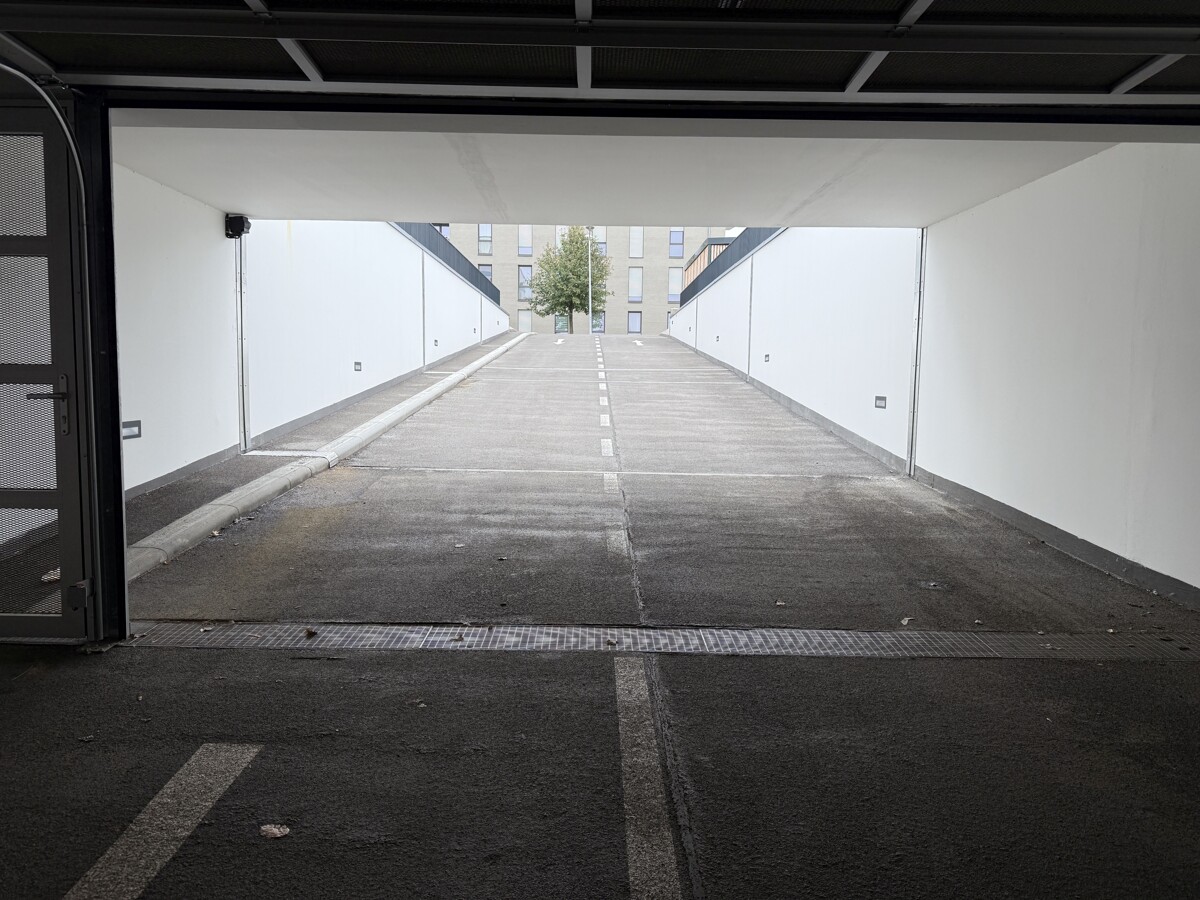 Tiefgarageneinfahrt