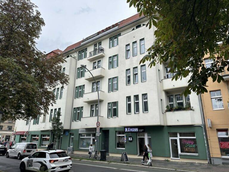 „Über den Wolken“- Großzügige Familienwohnung im Dachgeschoss *Terrasse + Balkon*EBK*Lift*